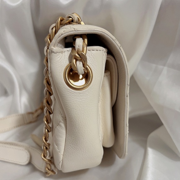 Chanel Small CC Messenger Flap Bag - Picture 5 of 16